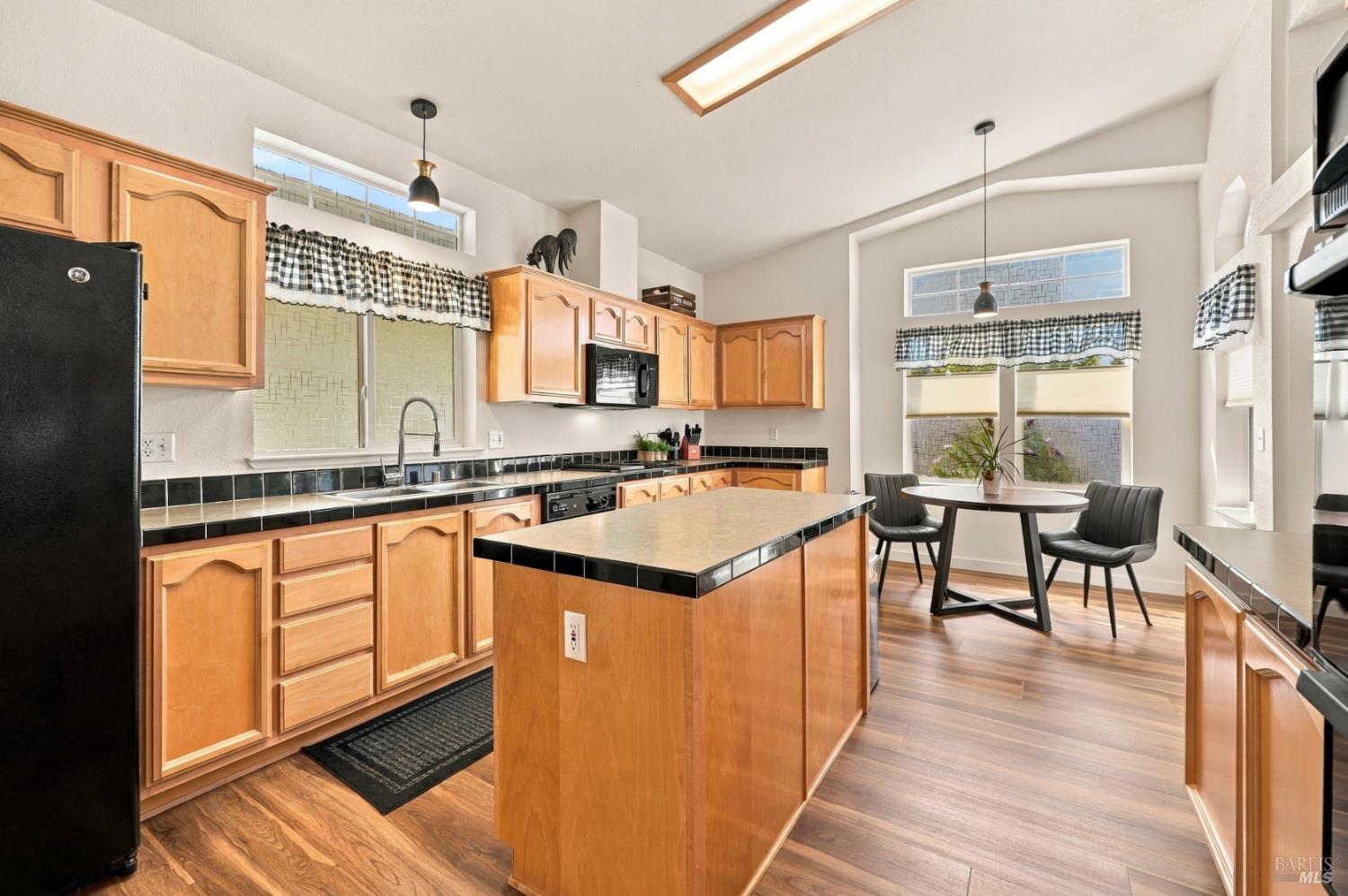8126 C Street Windsor CA 95492