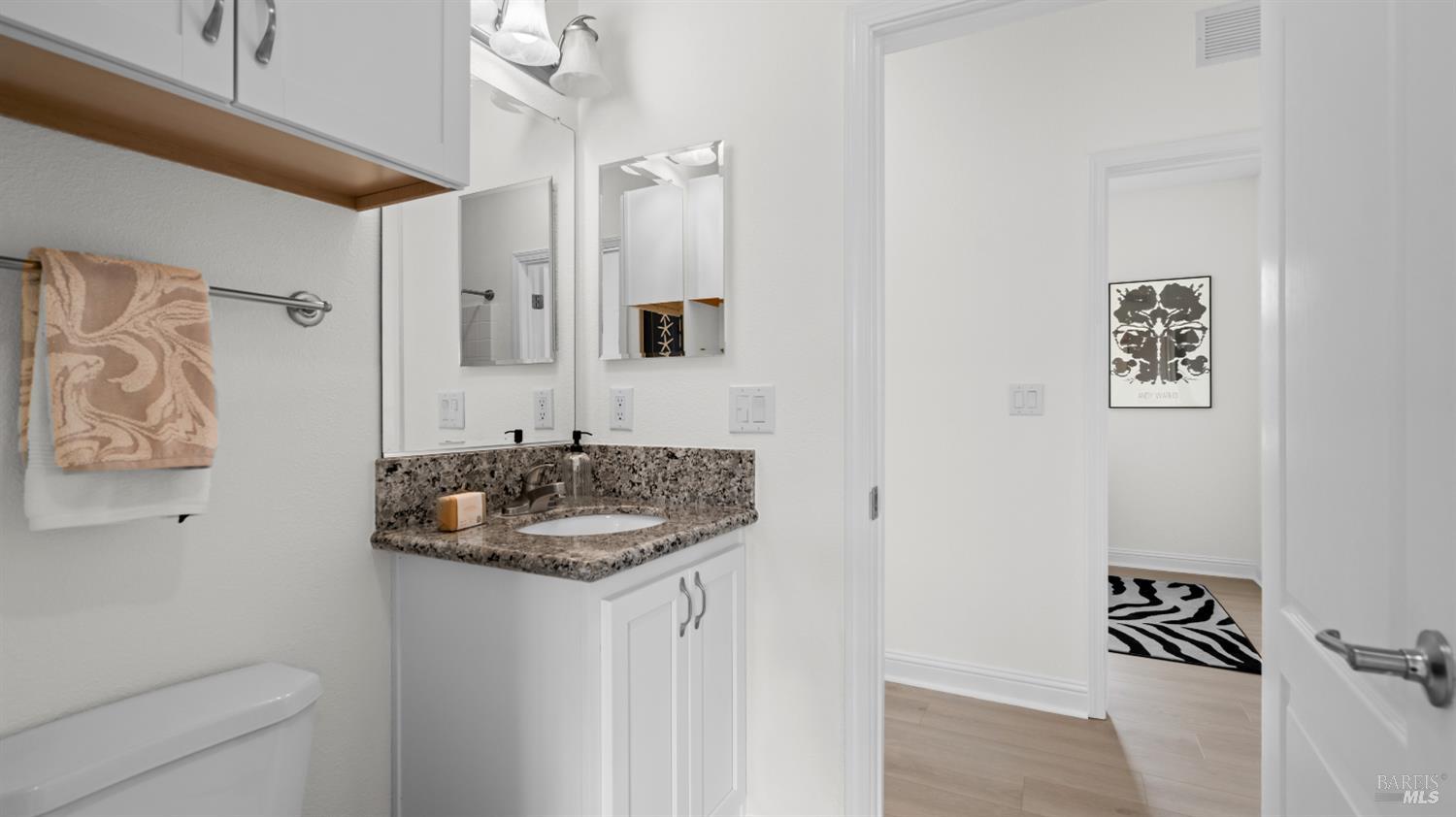 8 Oakwood Drive Petaluma CA 94954