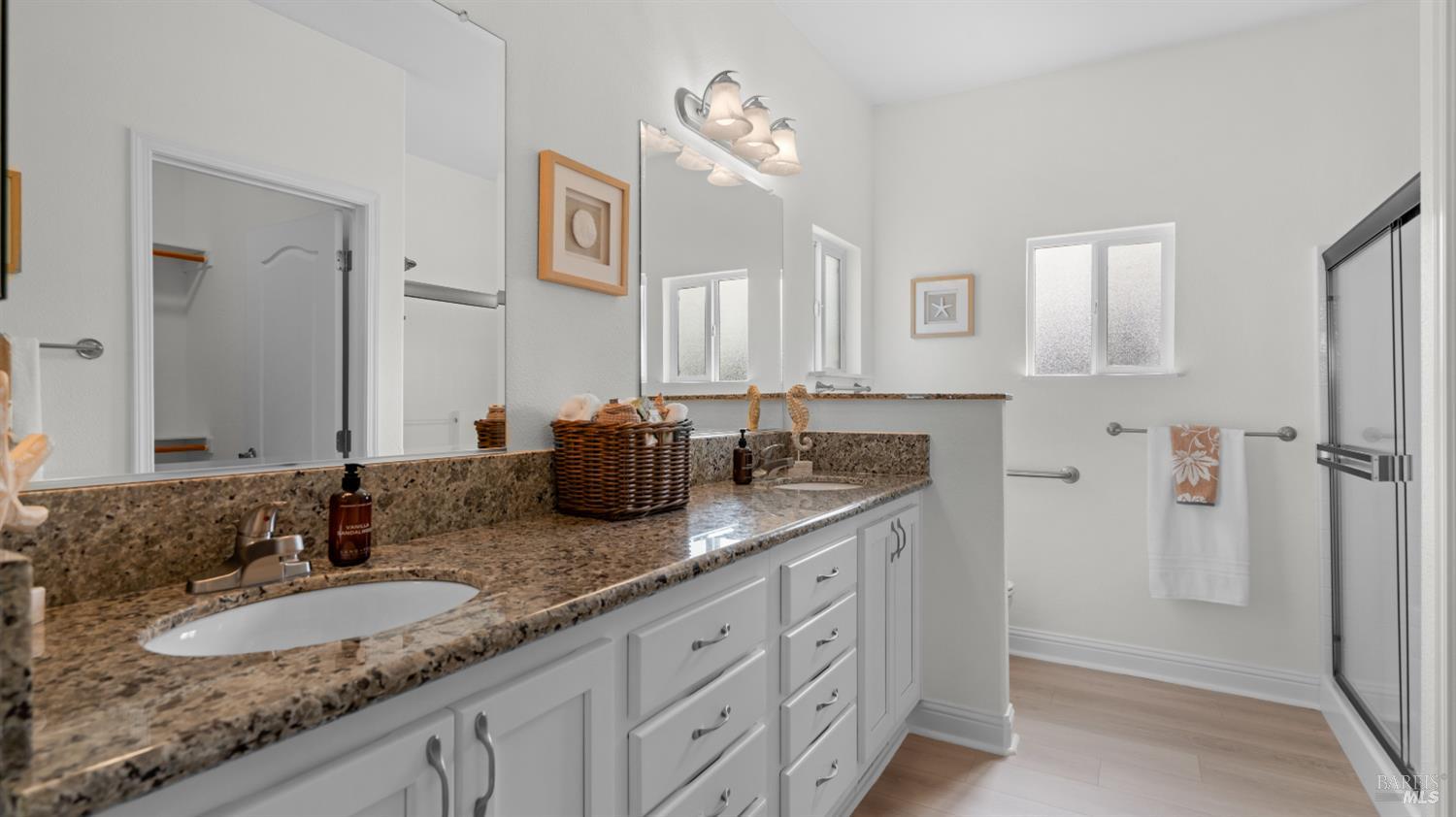 8 Oakwood Drive Petaluma CA 94954