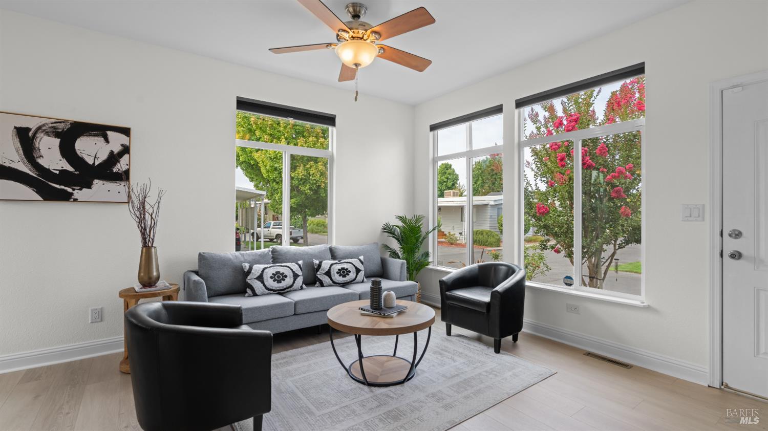 8 Oakwood Drive Petaluma CA 94954