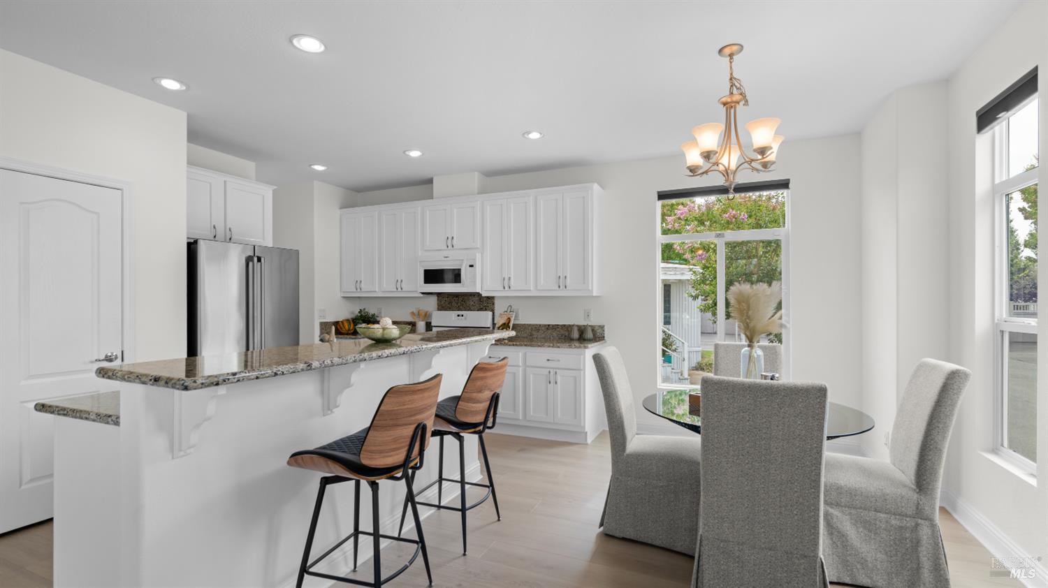 8 Oakwood Drive Petaluma CA 94954