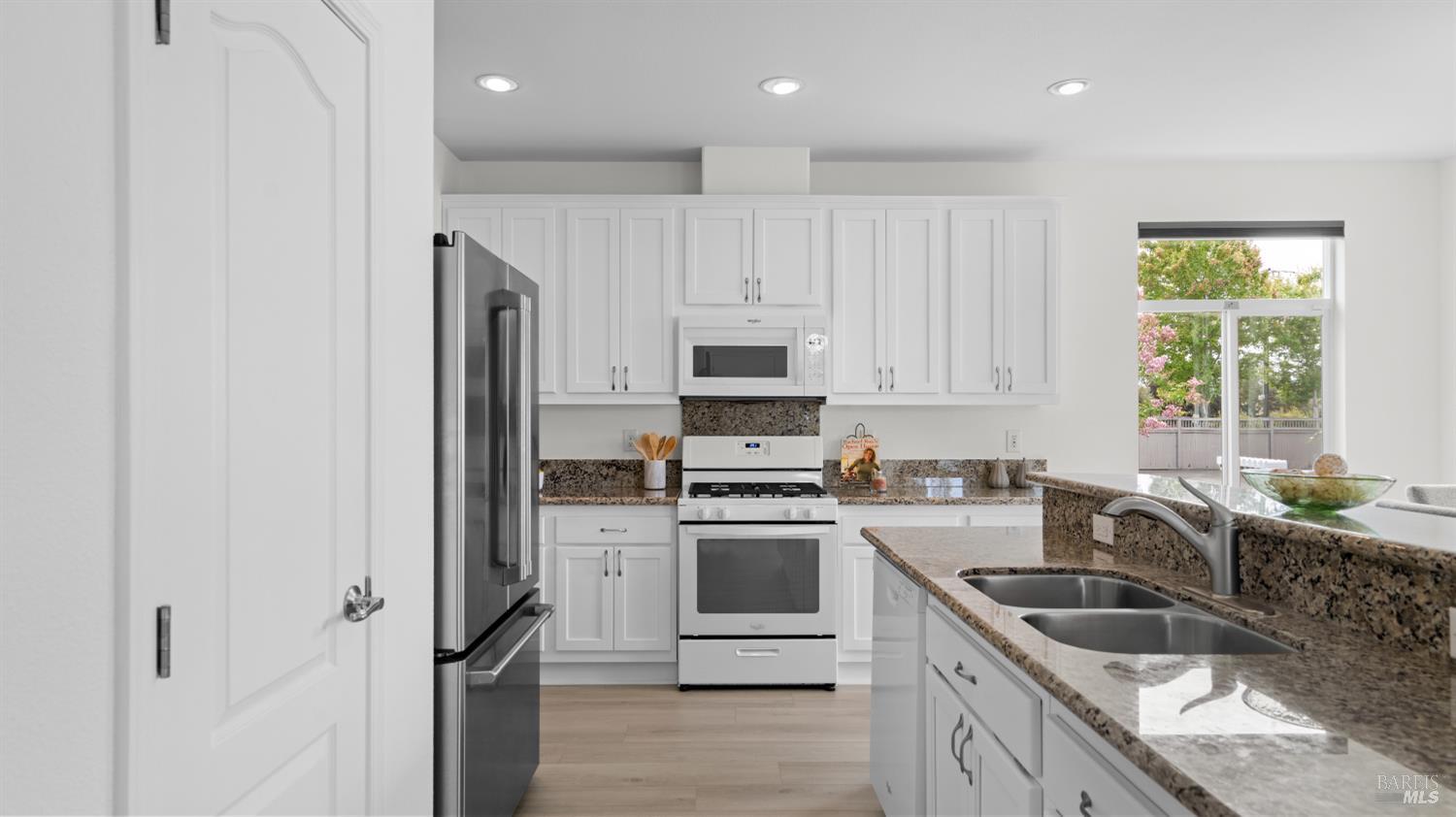 8 Oakwood Drive Petaluma CA 94954