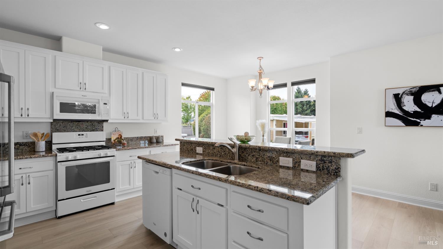8 Oakwood Drive Petaluma CA 94954