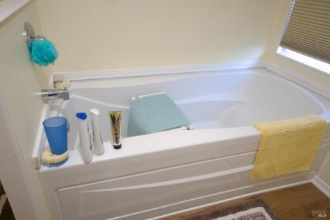 41 Plymouth Way Santa Rosa CA 95403