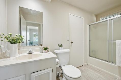 32 Charro Court Santa Rosa CA 95401