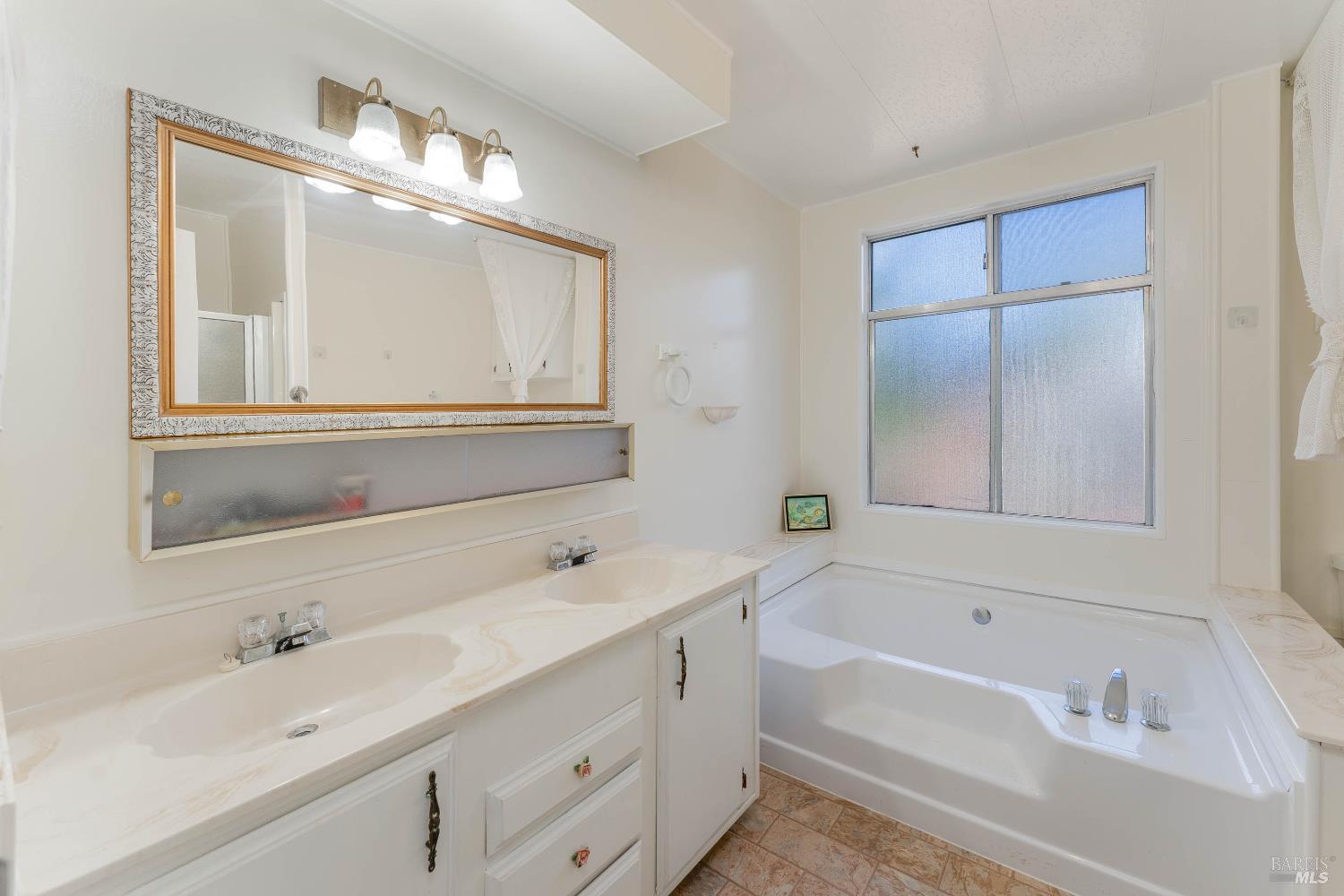 10755 Mobile Village Way Willits CA 95490