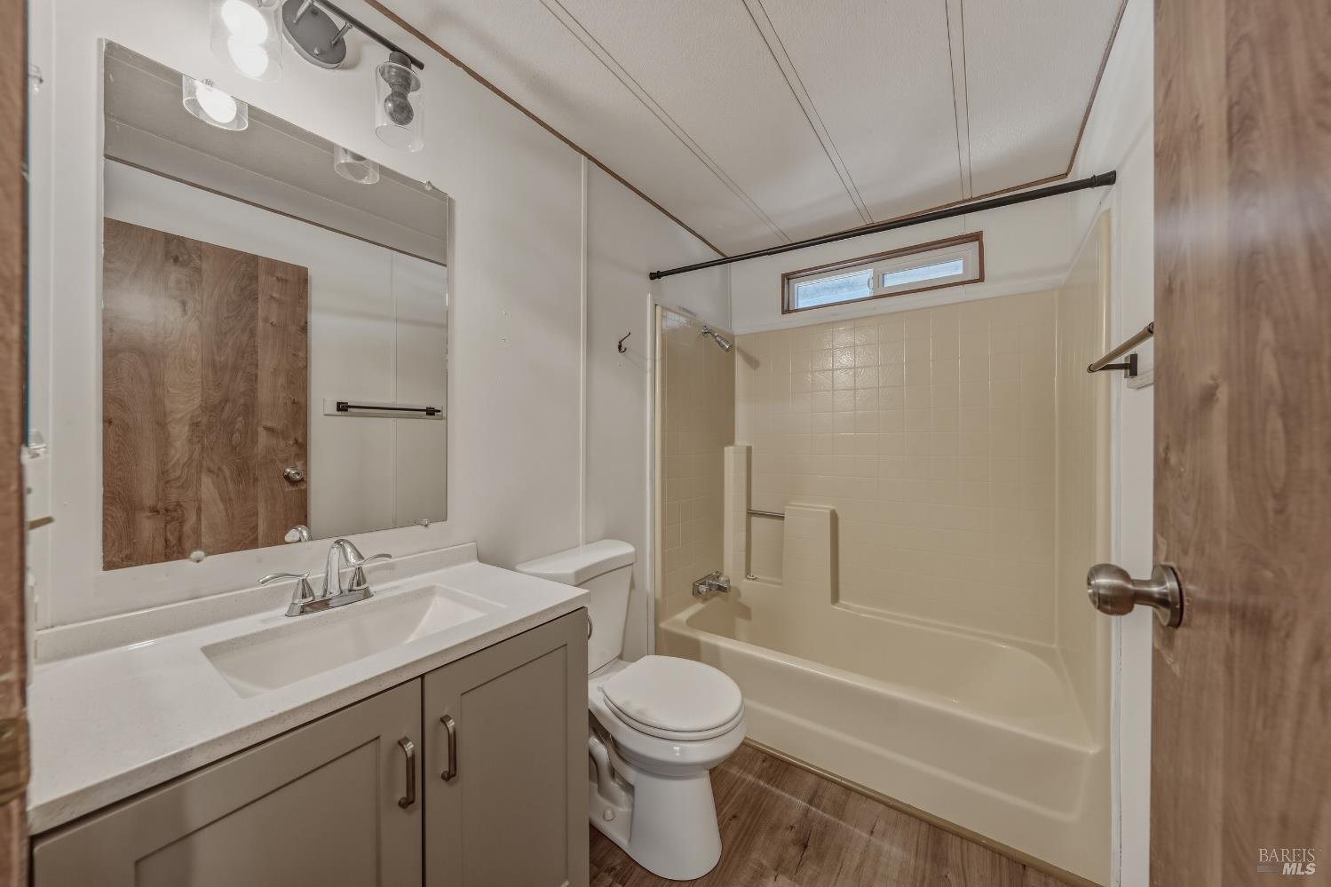 3313 Green Avenue Clearlake CA 95422
