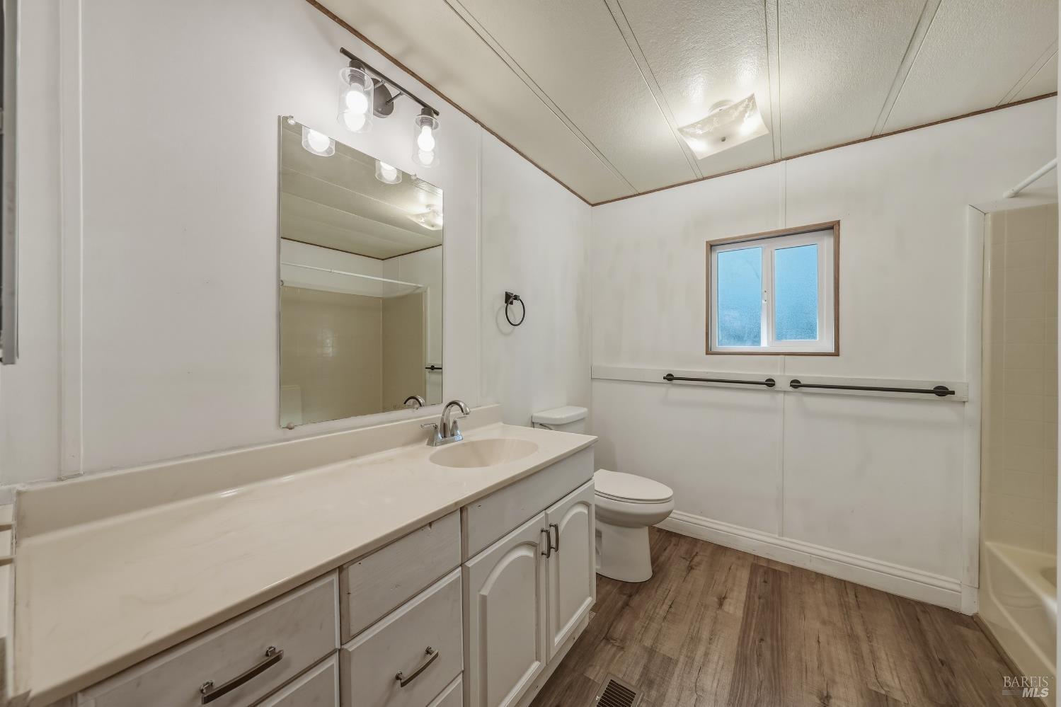 3313 Green Avenue Clearlake CA 95422