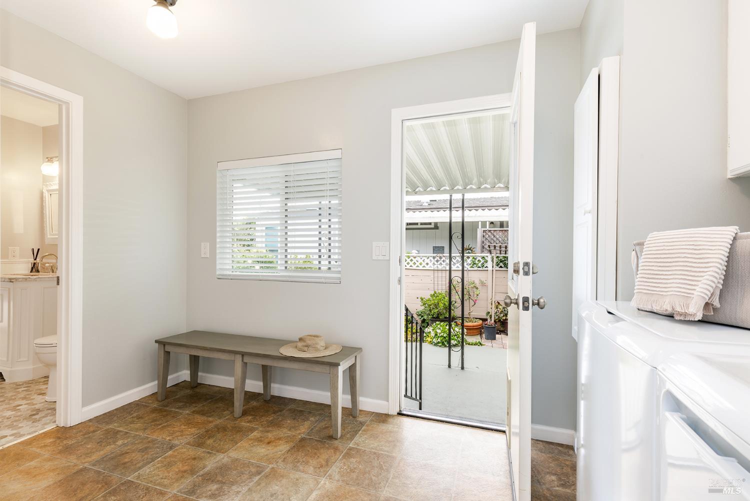 27 Falcon Crest Circle Napa CA 94558