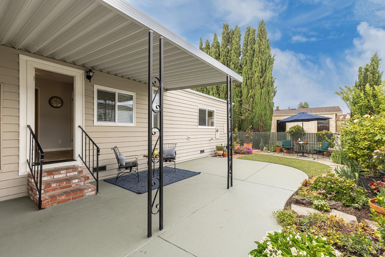 27 Falcon Crest Circle Napa CA 94558