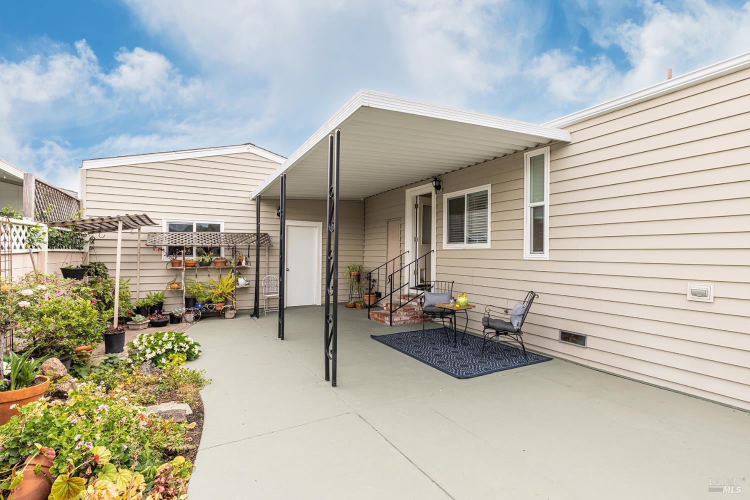 27 Falcon Crest Circle Napa CA 94558