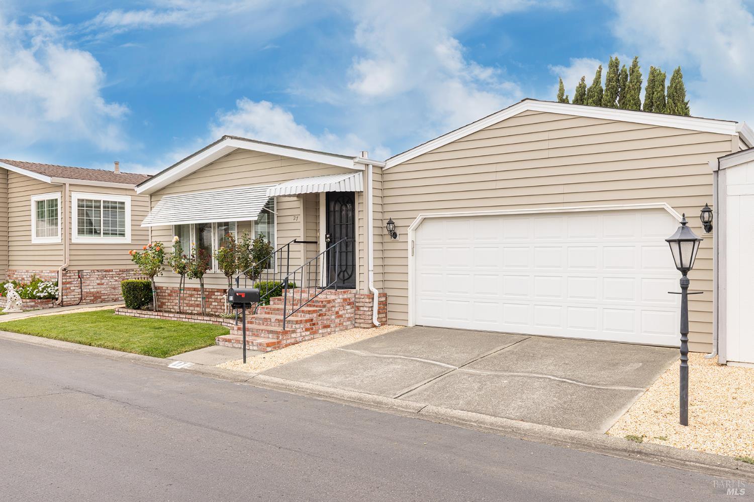 27 Falcon Crest Circle Napa CA 94558