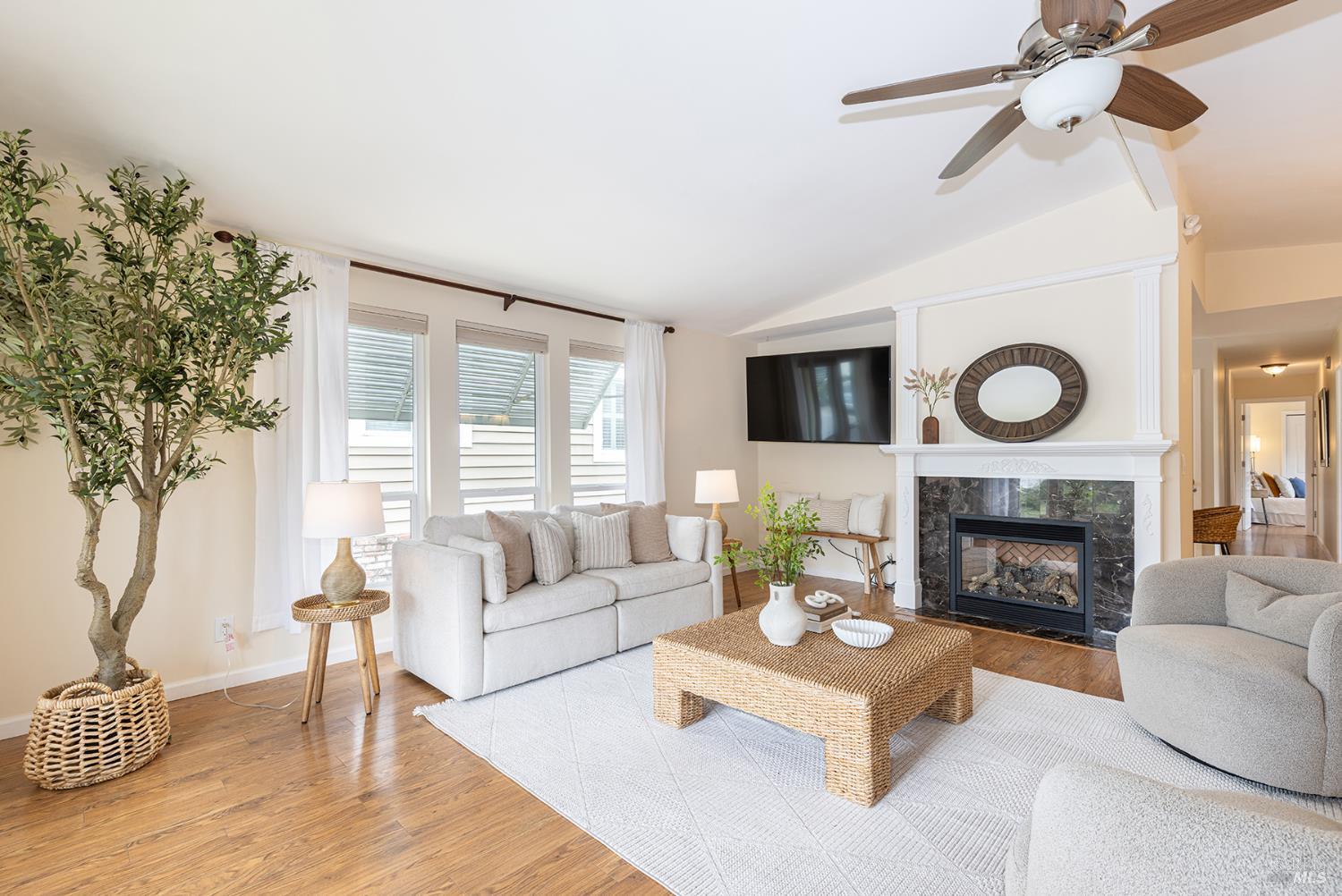 27 Falcon Crest Circle Napa CA 94558