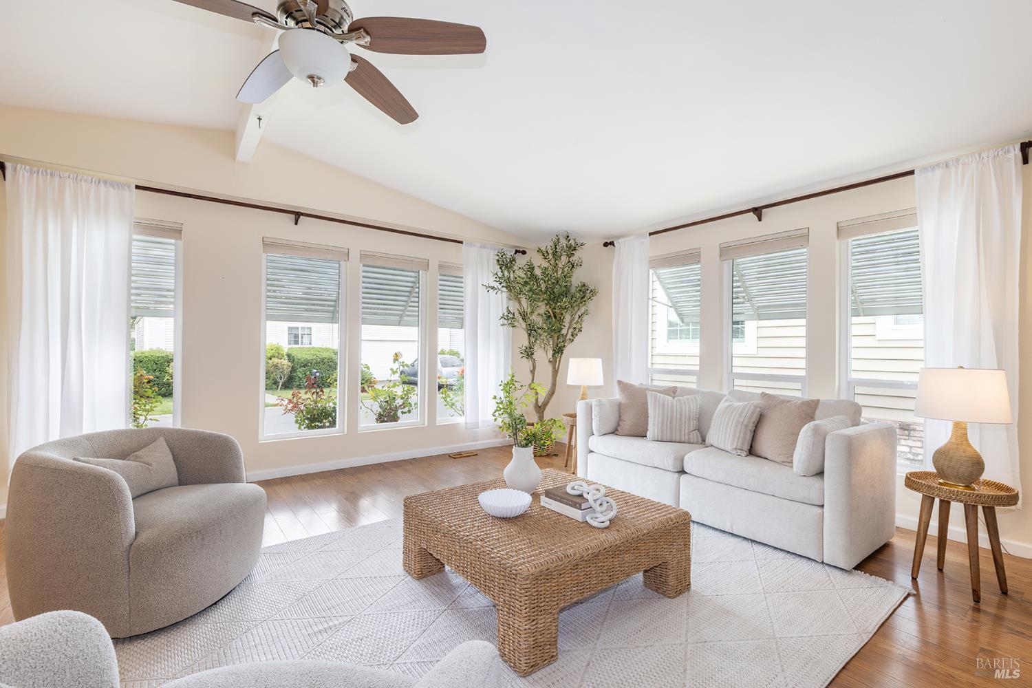 27 Falcon Crest Circle Napa CA 94558