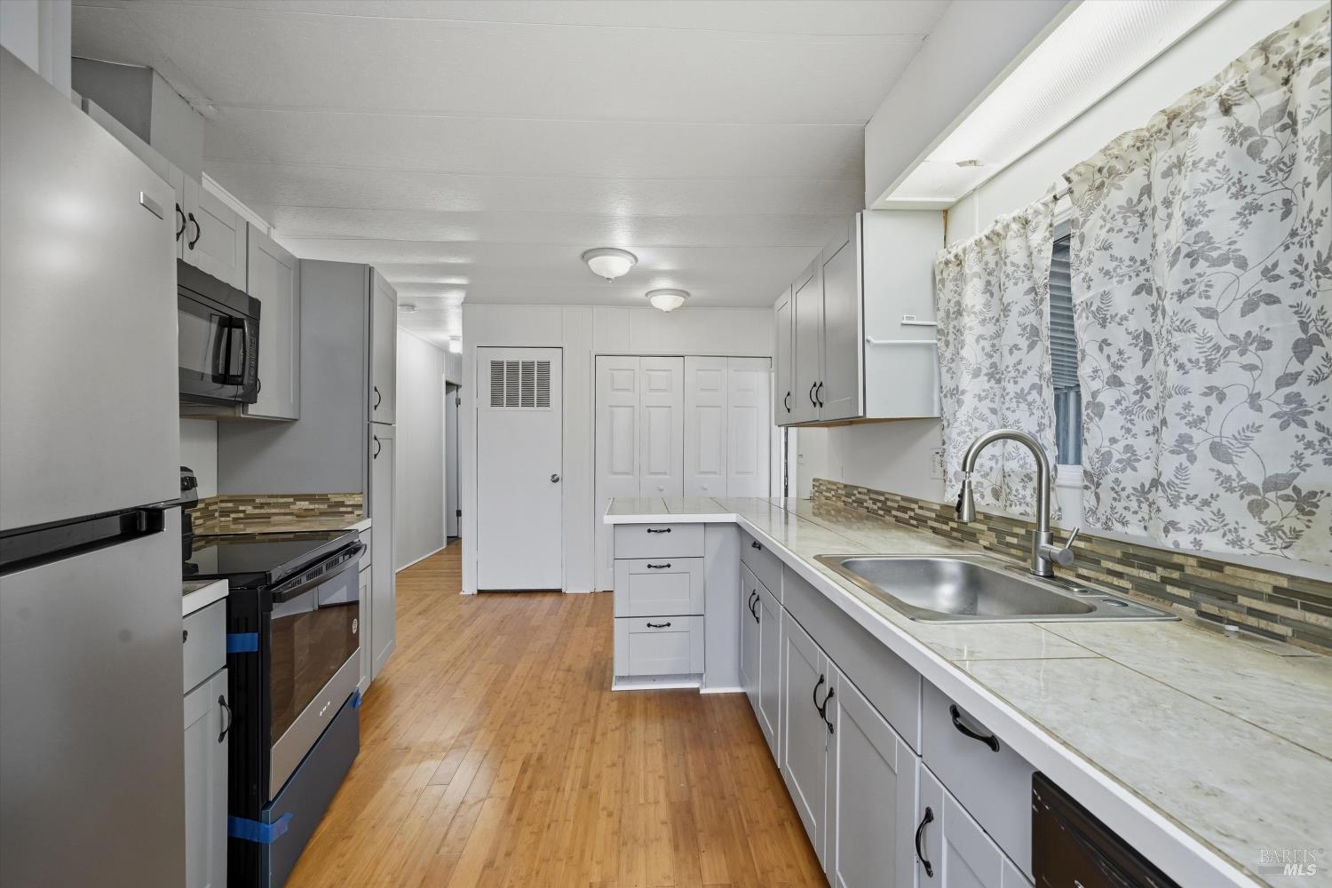 3562 Mountain View Street Clearlake CA 95422