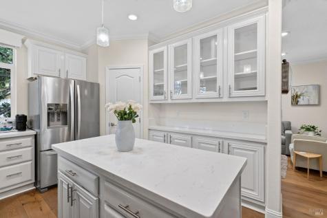 32 Springhill Court Santa Rosa CA 95409