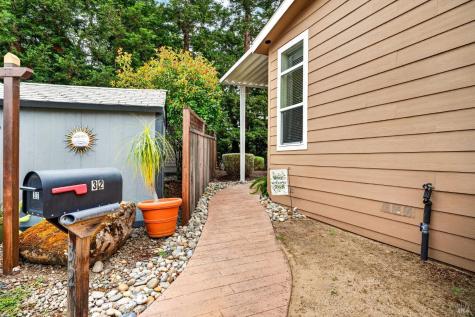 32 Springhill Court Santa Rosa CA 95409