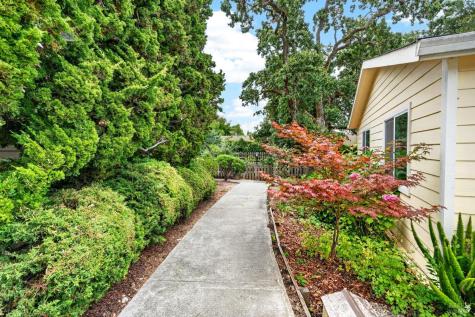 32 Springhill Court Santa Rosa CA 95409