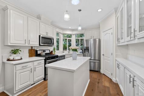 32 Springhill Court Santa Rosa CA 95409
