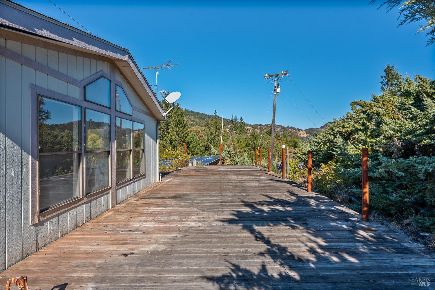 6650 Robinson Creek Road Ukiah CA 95482