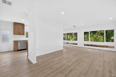 21 Sequoia Circle Santa Rosa CA 95401