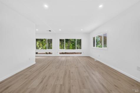 21 Sequoia Circle Santa Rosa CA 95401