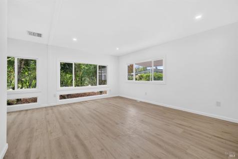 21 Sequoia Circle Santa Rosa CA 95401