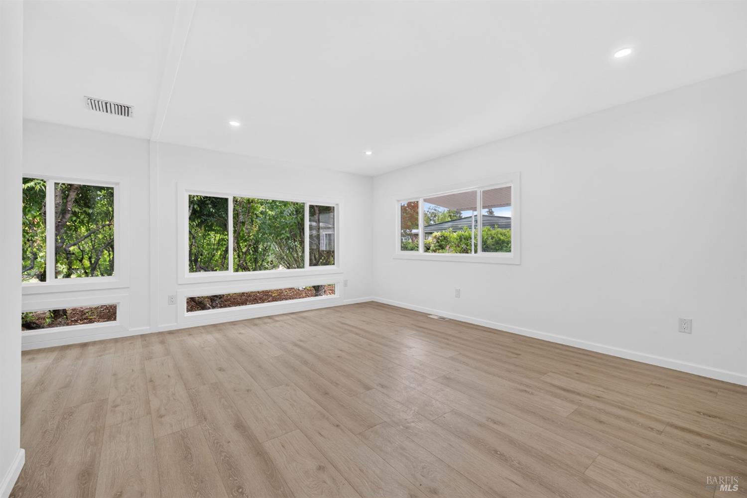 21 Sequoia Circle Santa Rosa CA 95401