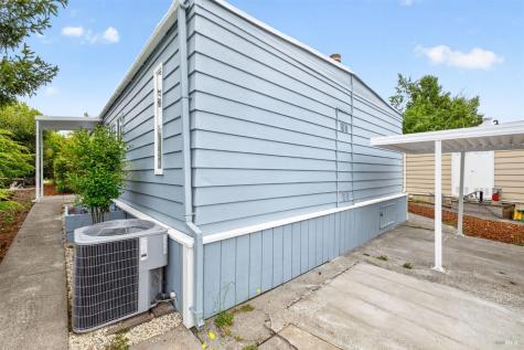 21 Sequoia Circle Santa Rosa CA 95401