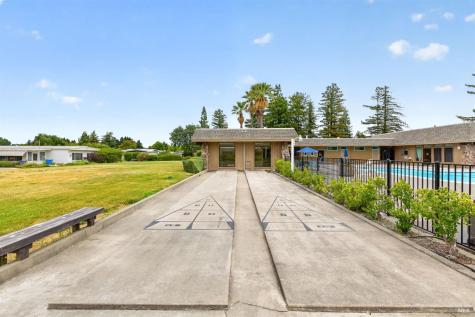 21 Sequoia Circle Santa Rosa CA 95401
