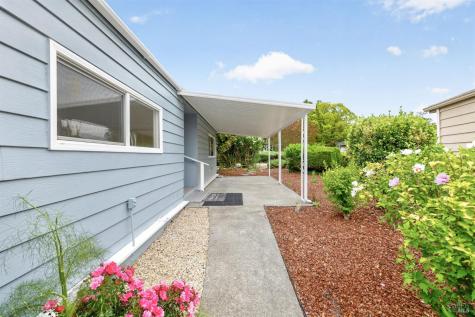 21 Sequoia Circle Santa Rosa CA 95401