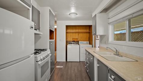 148 Oakwood Drive Petaluma CA 94954