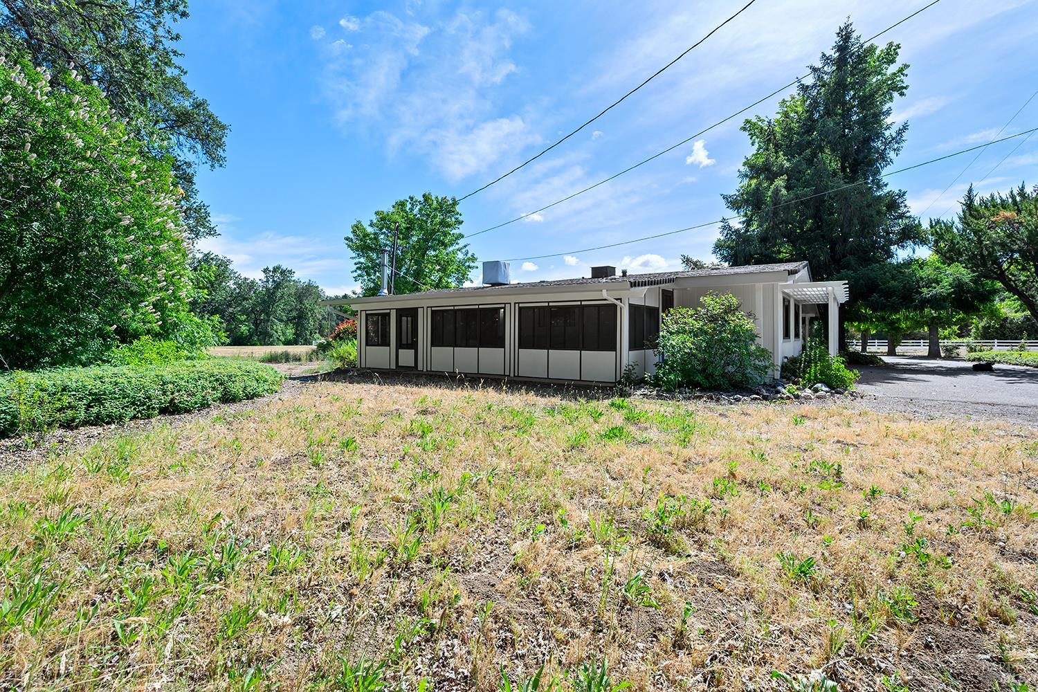 11997 Riata Road Lower Lake CA 95457