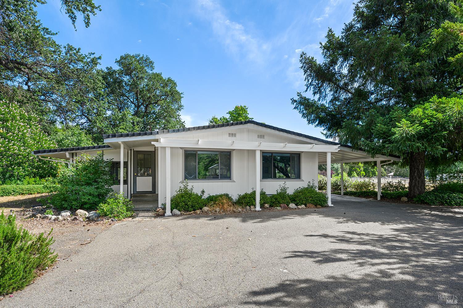 11997 Riata Road Lower Lake CA 95457