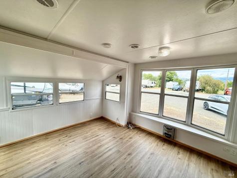 230 Theresa Drive Cloverdale CA 95425