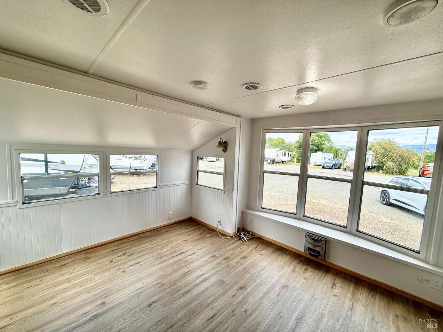 230 Theresa Drive Cloverdale CA 95425