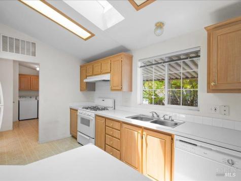 8173 Willow Street Windsor CA 95492