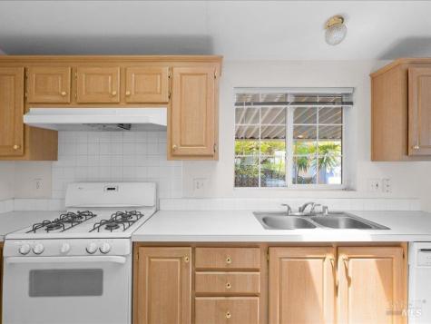 8173 Willow Street Windsor CA 95492
