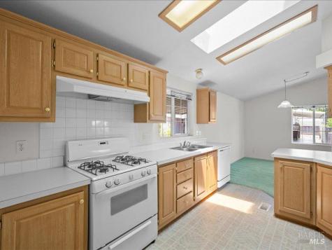 8173 Willow Street Windsor CA 95492