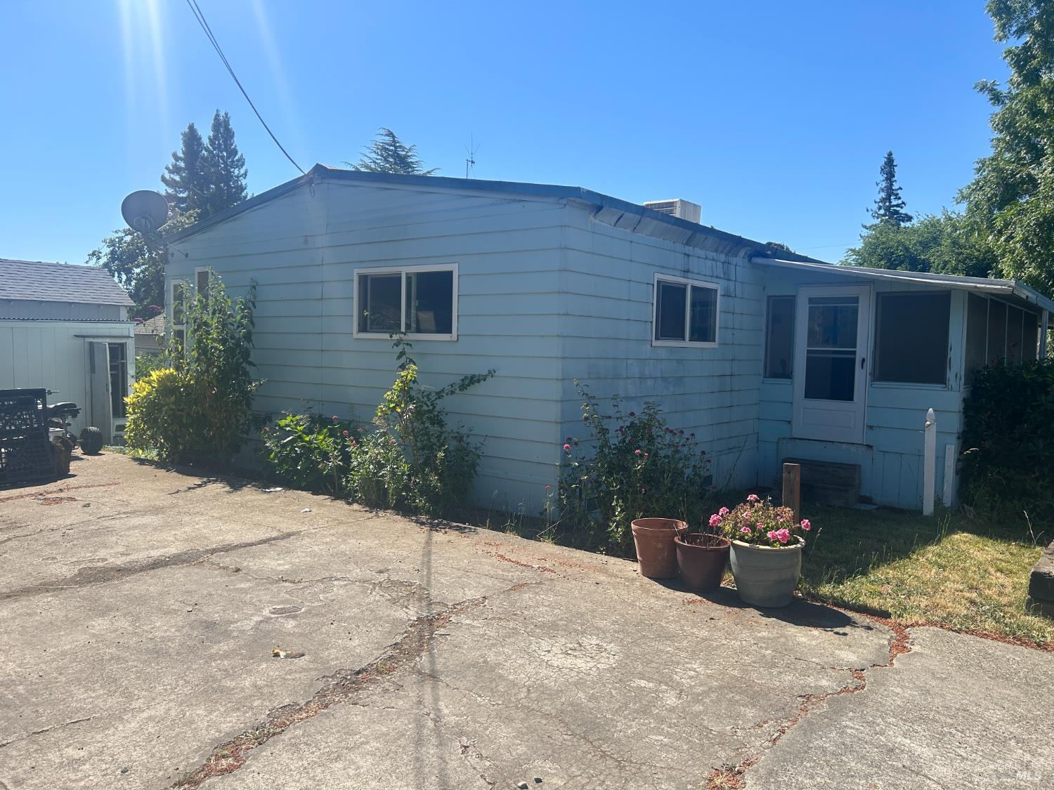 94 W Valley Street Willits CA 95490