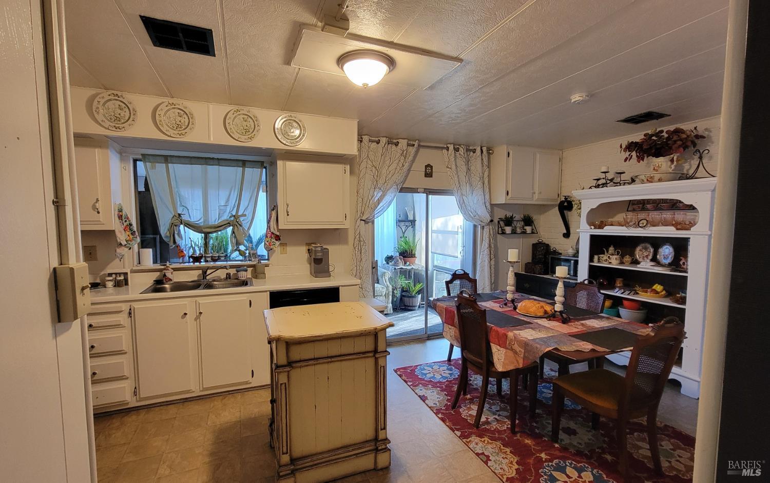 460 E Gobbi Street E Ukiah CA 95482