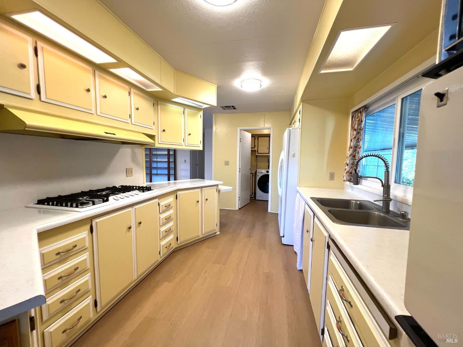 660 Leslie Street Ukiah CA 95482