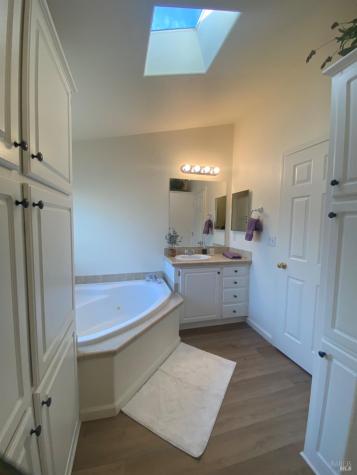 93 Candlewood Drive Petaluma CA 94952