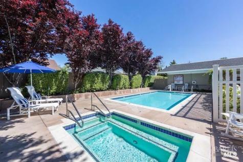 93 Candlewood Drive Petaluma CA 94952
