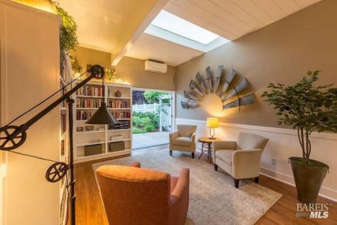 93 Candlewood Drive Petaluma CA 94952