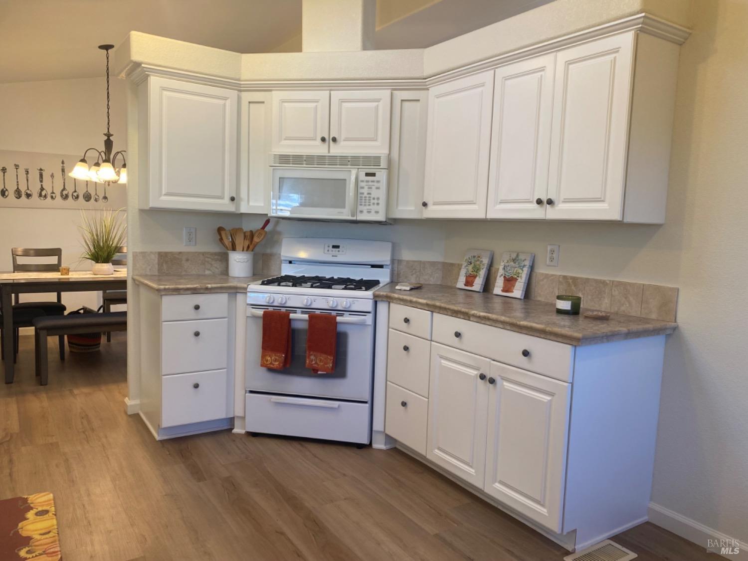 93 Candlewood Drive Petaluma CA 94952