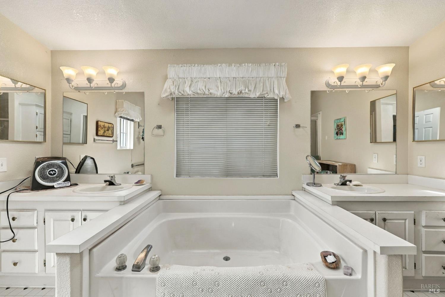 153 Stratford Way Santa Rosa CA 95401