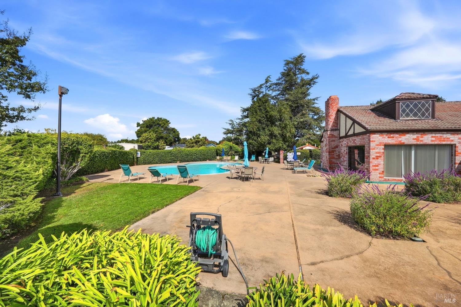 153 Stratford Way Santa Rosa CA 95401