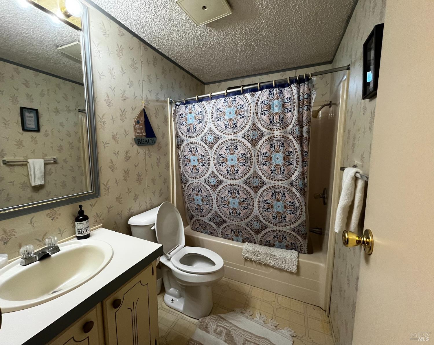 14150 Lakeshore Drive Clearlake CA 95422
