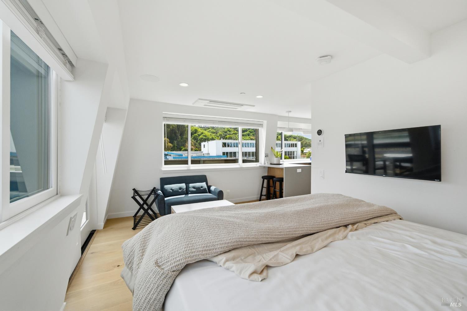 11 Commodore Marina Mill Valley CA 94941